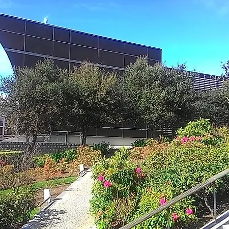 Le California Apartment *